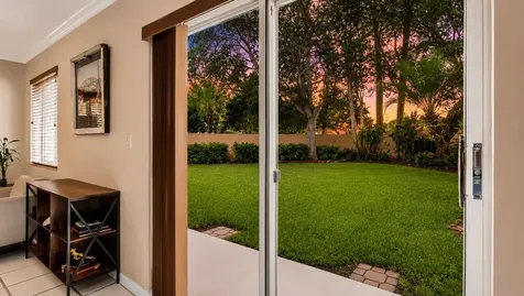2510 Rampart Way S Hollywood FL 33026
