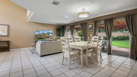 2510 Rampart Way S Hollywood FL 33026