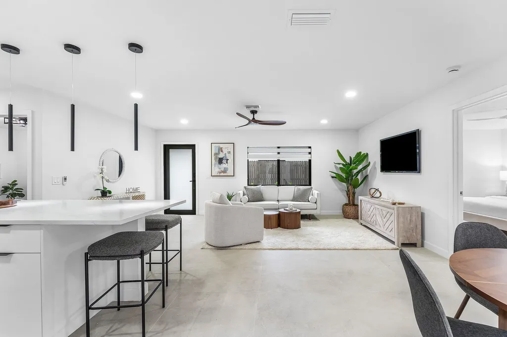 608 SE 2nd Avenue Delray Beach FL 33483