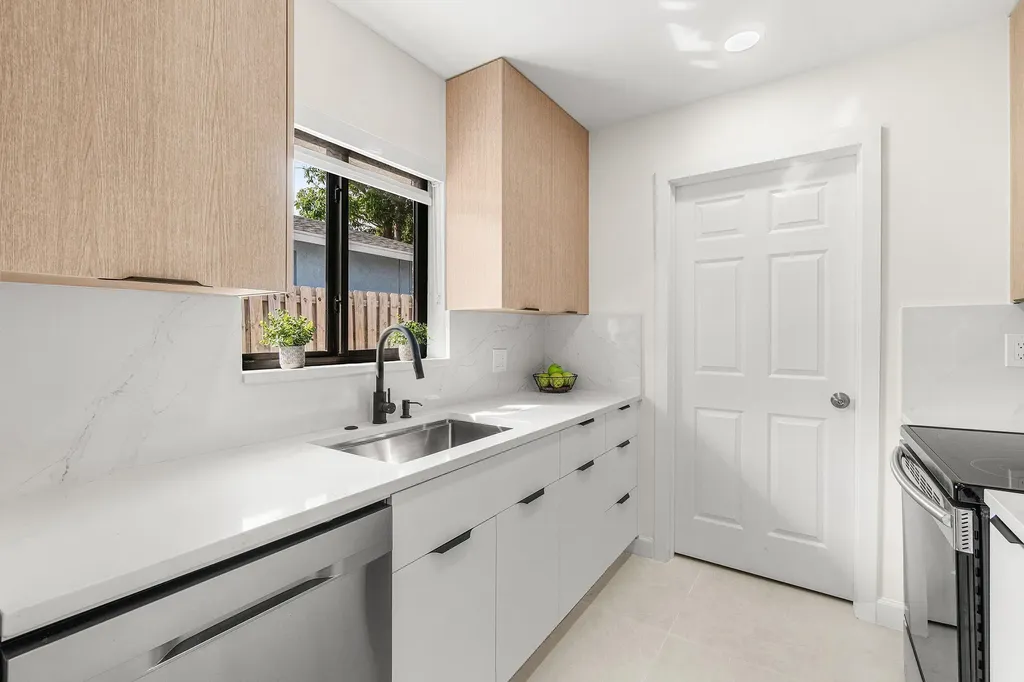 608 SE 2nd Avenue Delray Beach FL 33483