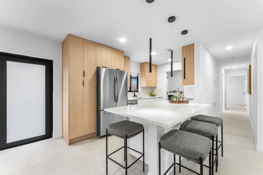 608 SE 2nd Avenue Delray Beach FL 33483