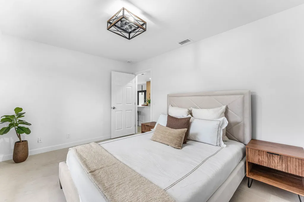 608 SE 2nd Avenue Delray Beach FL 33483