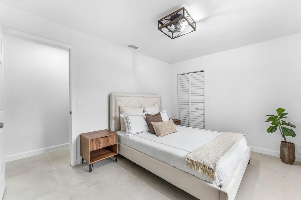 608 SE 2nd Avenue Delray Beach FL 33483