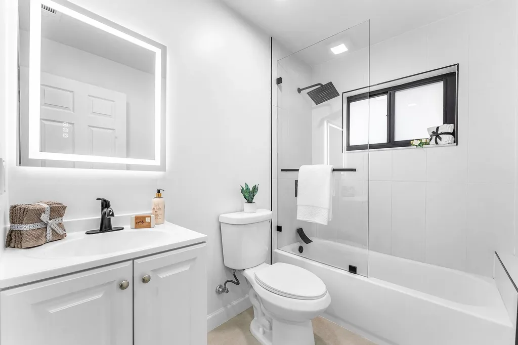 608 SE 2nd Avenue Delray Beach FL 33483