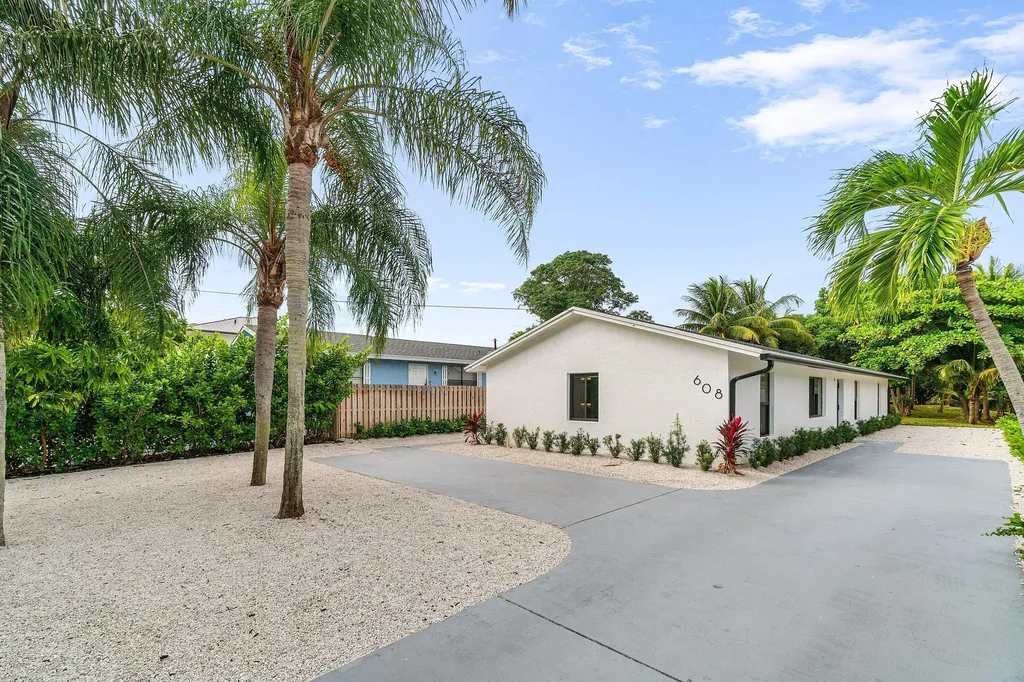 608 SE 2nd Avenue Delray Beach FL 33483