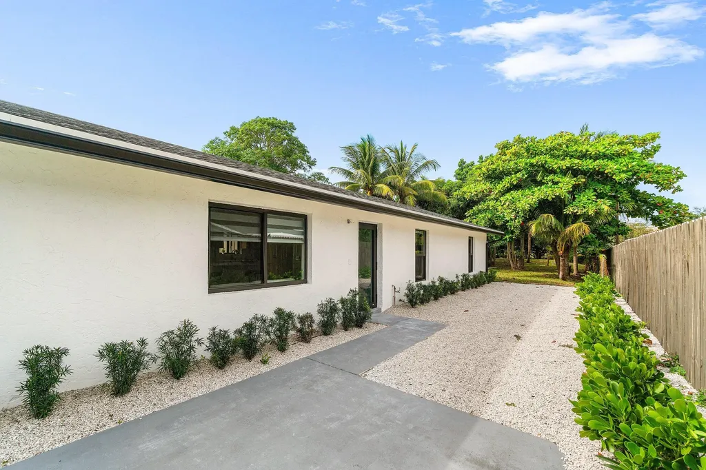 608 SE 2nd Avenue Delray Beach FL 33483