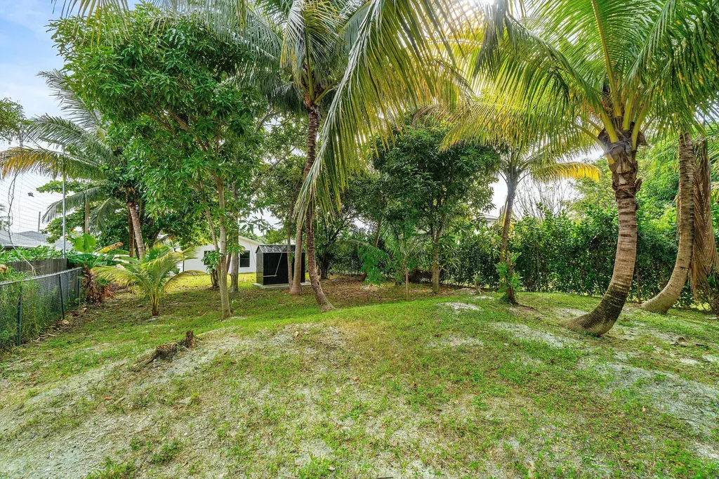 608 SE 2nd Avenue Delray Beach FL 33483