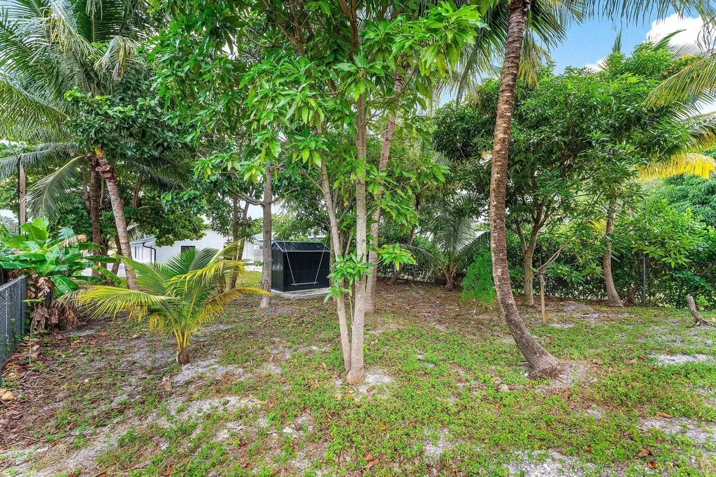 608 SE 2nd Avenue Delray Beach FL 33483