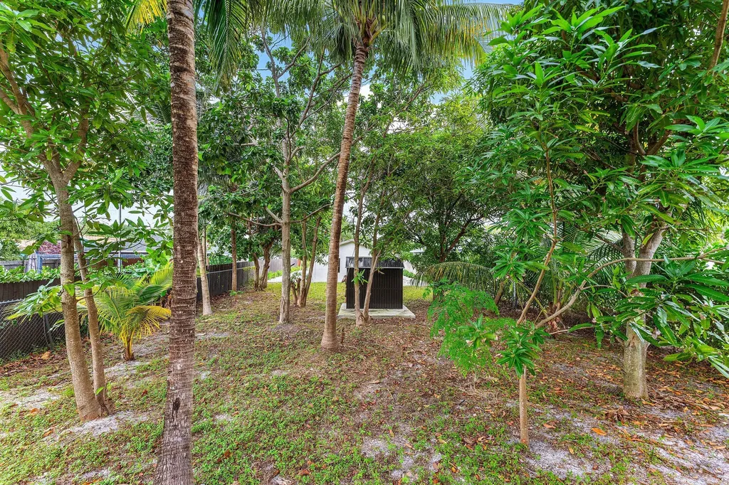 608 SE 2nd Avenue Delray Beach FL 33483