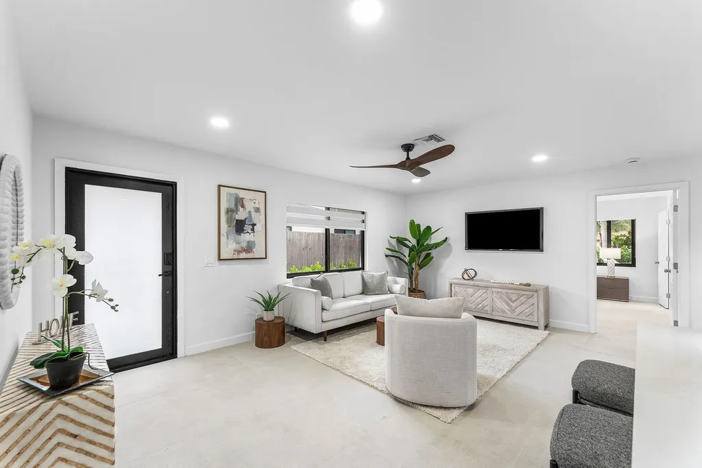 608 SE 2nd Avenue Delray Beach FL 33483