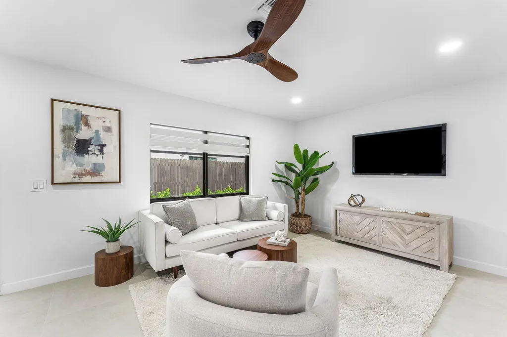 608 SE 2nd Avenue Delray Beach FL 33483