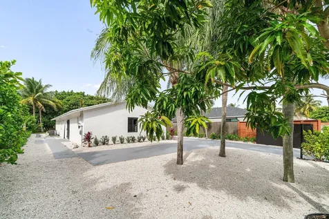 608 SE 2nd Avenue Delray Beach FL 33483