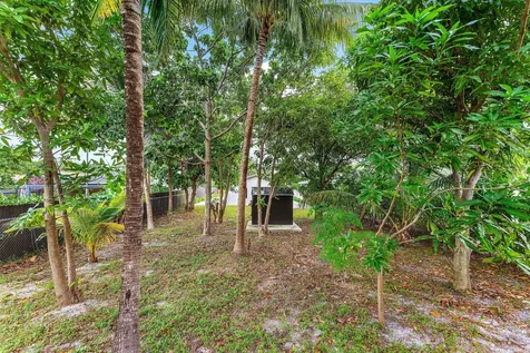 608 SE 2nd Avenue Delray Beach FL 33483