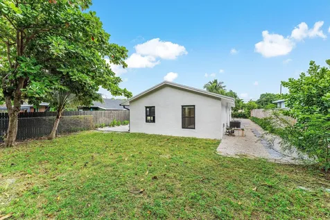 608 SE 2nd Avenue Delray Beach FL 33483