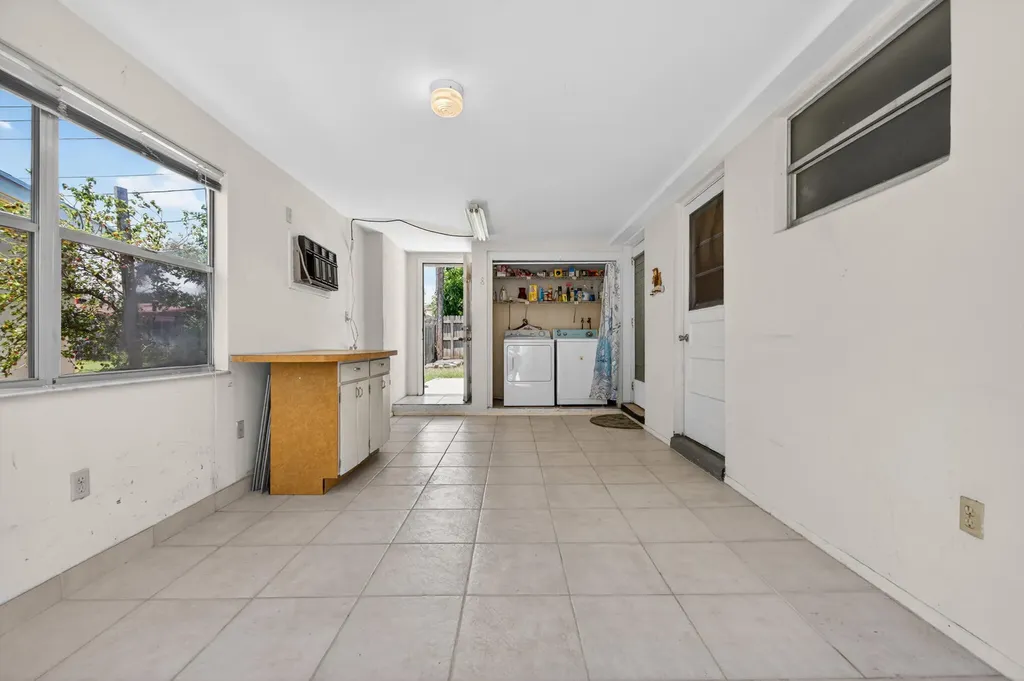 1029 Andrews Road West Palm Beach FL 33405