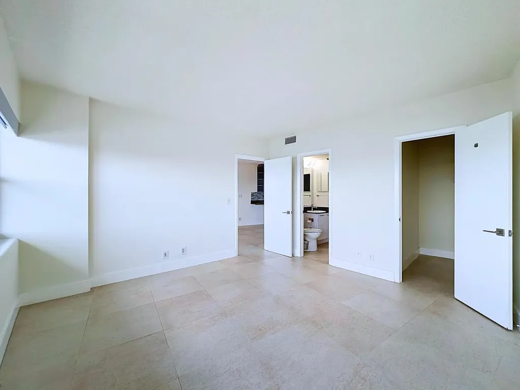 3250 NE 28th Street Fort Lauderdale FL 33308