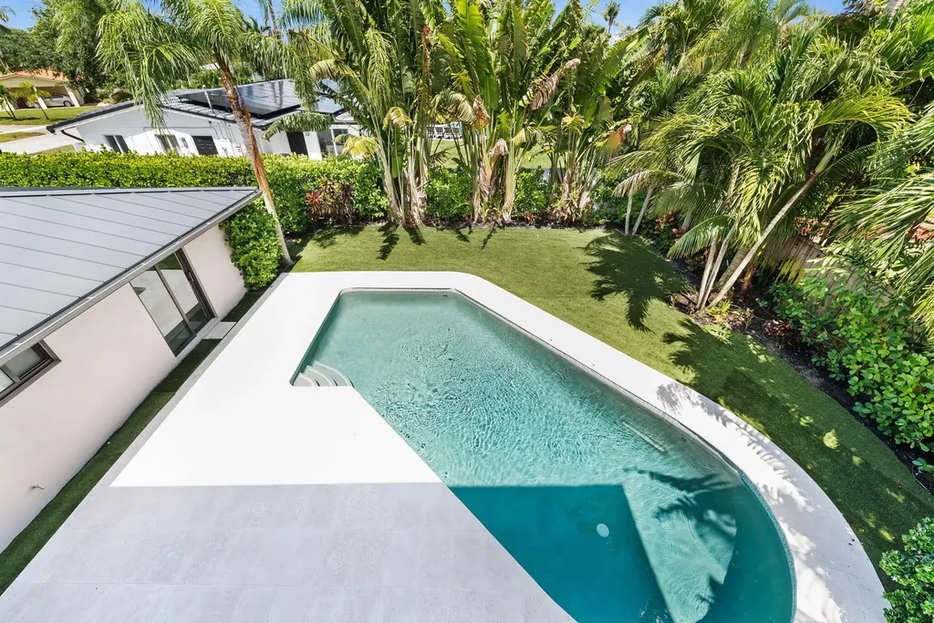 1100 SE 5th Court Deerfield Beach FL 33441