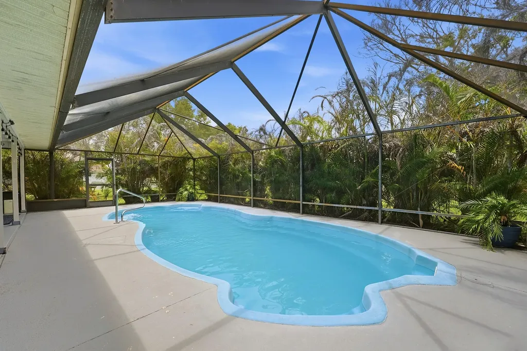 724 24th Square Vero Beach FL 32962