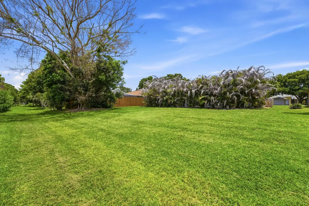 724 24th Square Vero Beach FL 32962