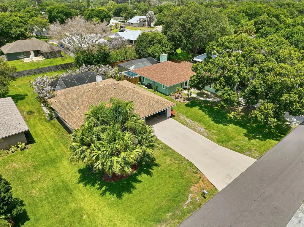 724 24th Square Vero Beach FL 32962