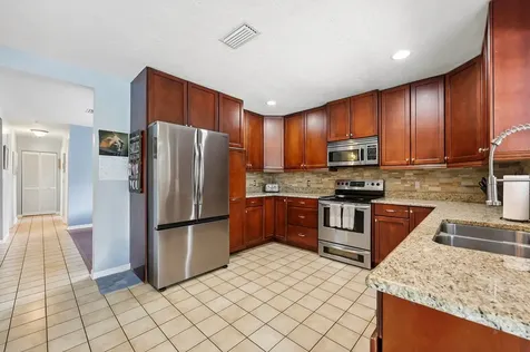 724 24th Square Vero Beach FL 32962