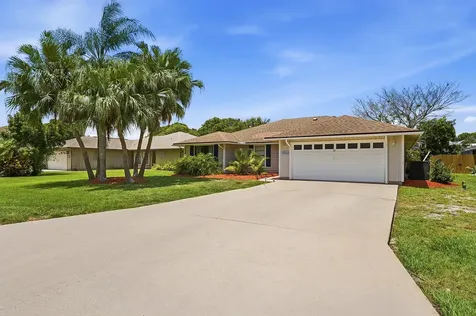 724 24th Square Vero Beach FL 32962