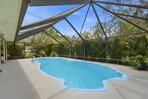 724 24th Square Vero Beach FL 32962