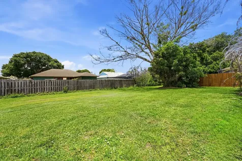 724 24th Square Vero Beach FL 32962