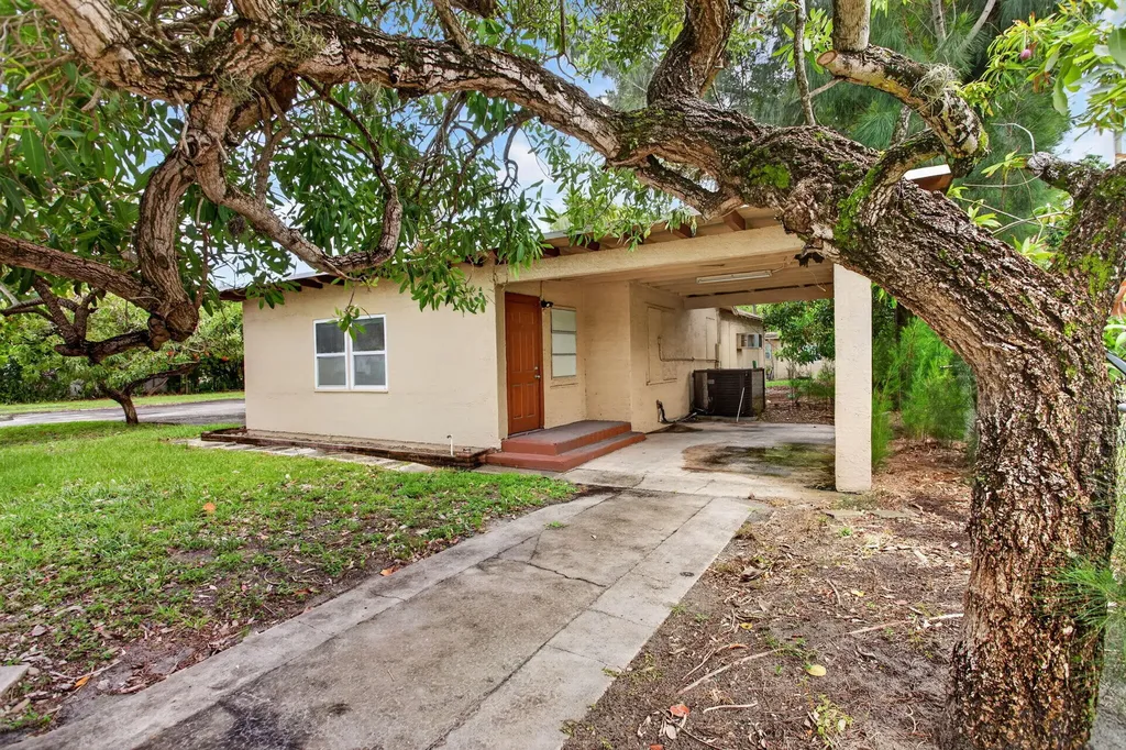 129 NW 11th Street Pompano Beach FL 33060