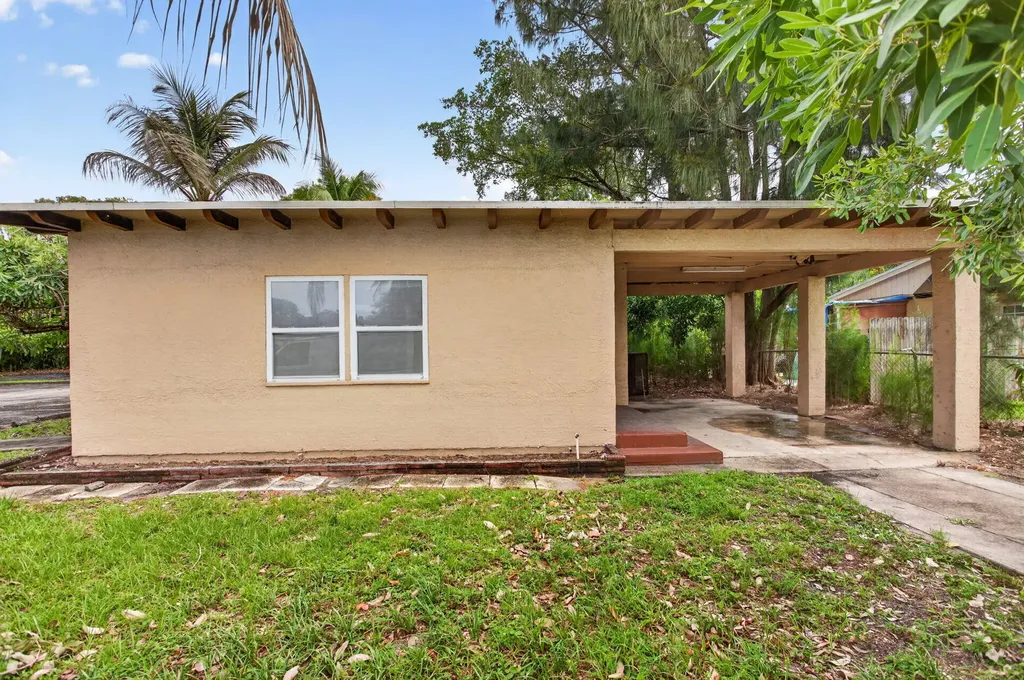 129 NW 11th Street Pompano Beach FL 33060