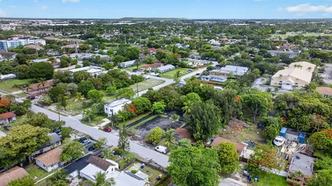 129 NW 11th Street Pompano Beach FL 33060