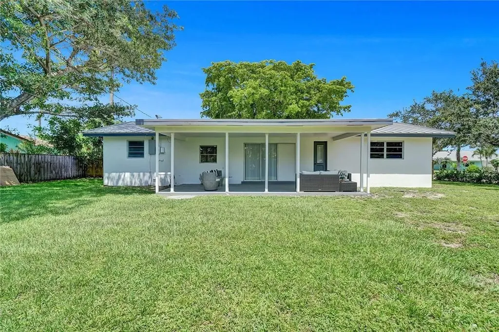 5101 NE 27th Avenue Lighthouse Point FL 33064