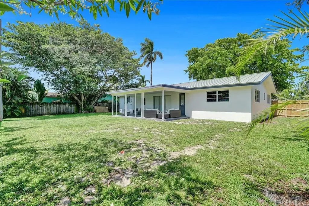 5101 NE 27th Avenue Lighthouse Point FL 33064