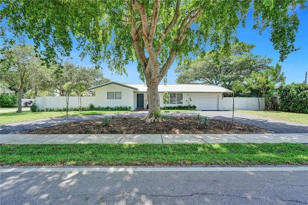 5101 NE 27th Avenue Lighthouse Point FL 33064