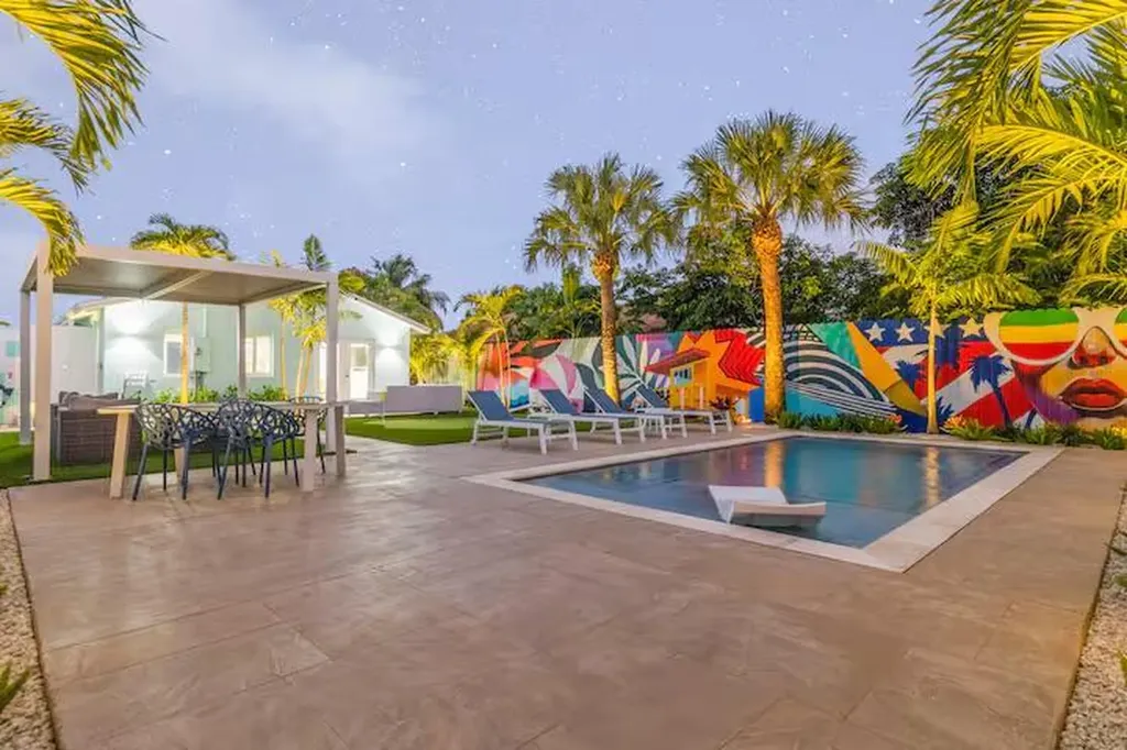 322 NW 4th Avenue Delray Beach FL 33444