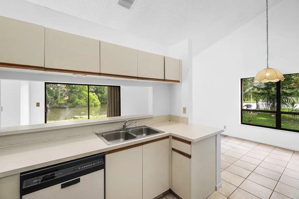 9297 Laurel Green Drive Boynton Beach FL 33437