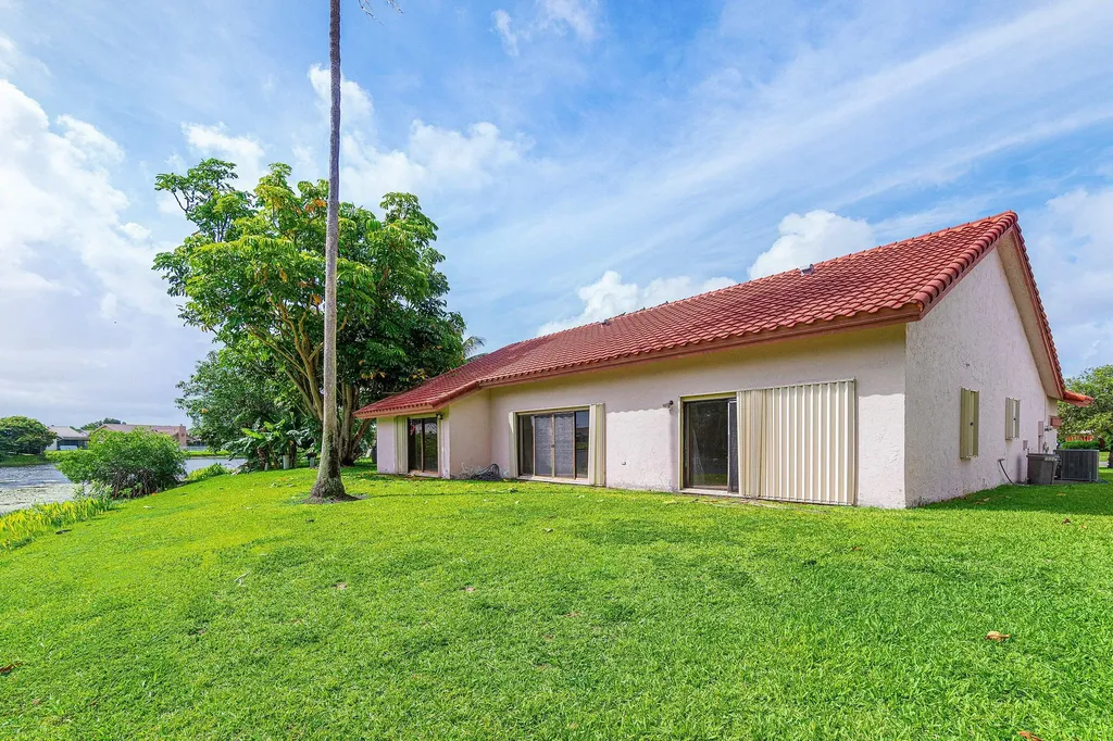 9297 Laurel Green Drive Boynton Beach FL 33437