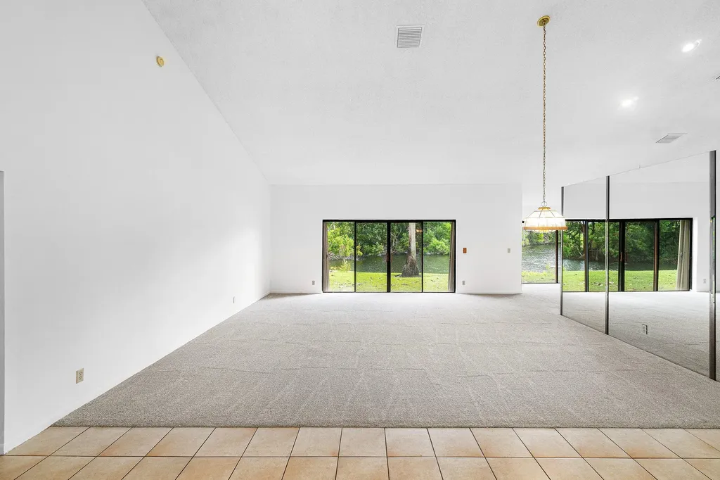9297 Laurel Green Drive Boynton Beach FL 33437