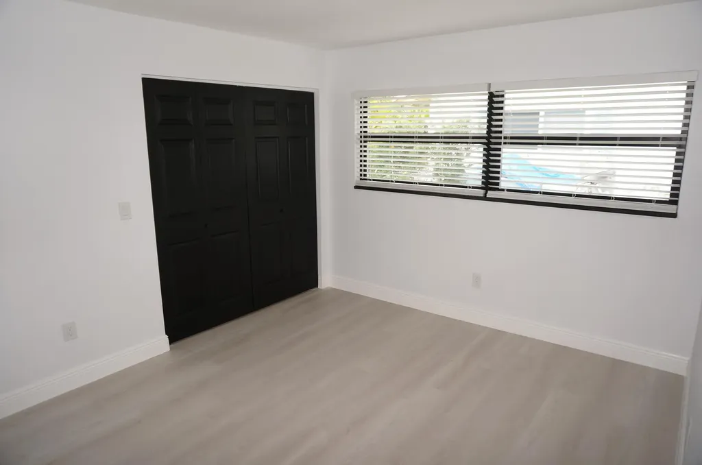 1513 39th Street West Palm Beach FL 33407