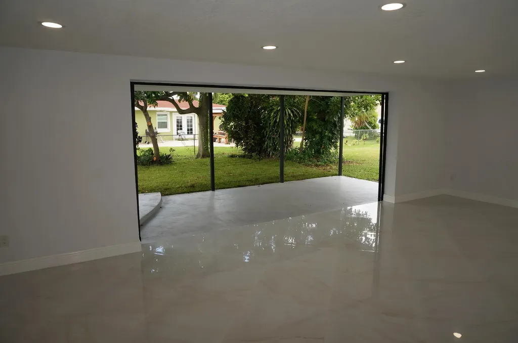 1513 39th Street West Palm Beach FL 33407