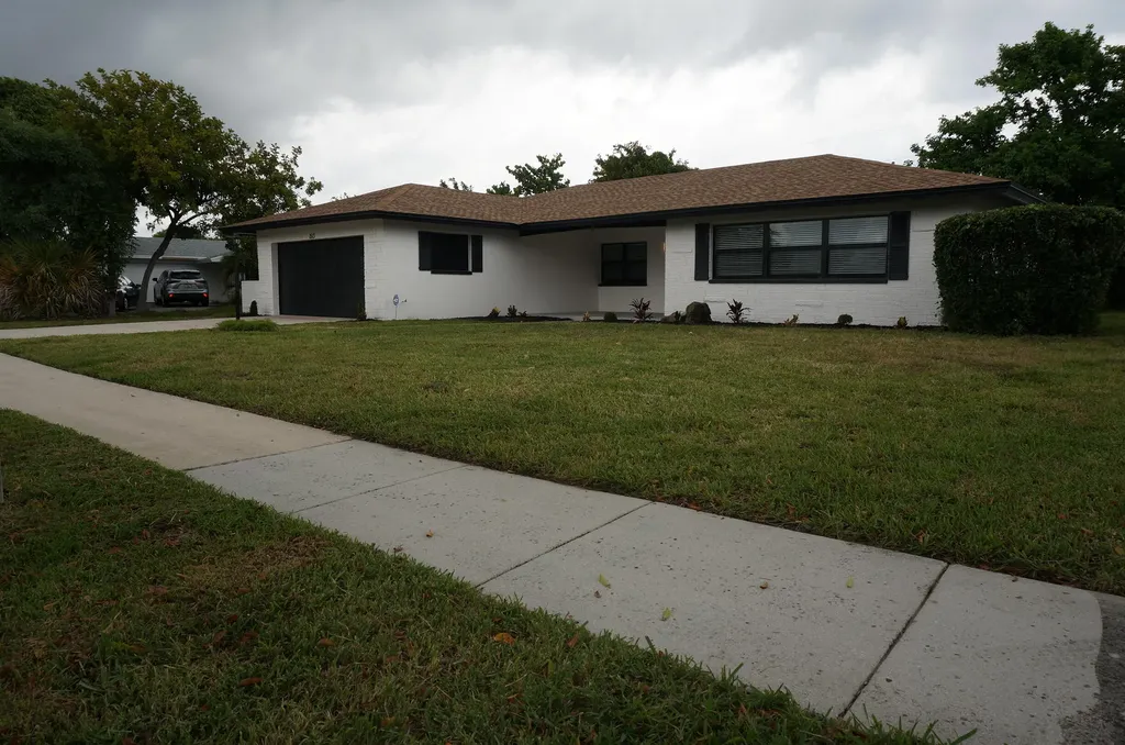 1513 39th Street West Palm Beach FL 33407