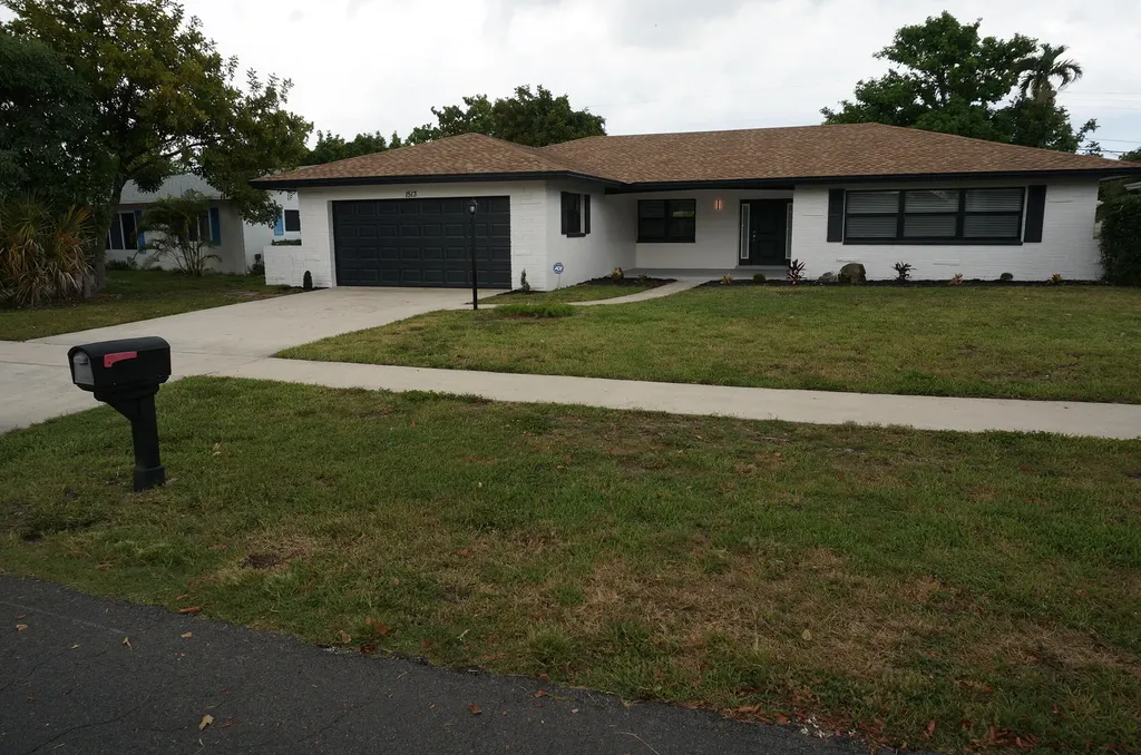 1513 39th Street West Palm Beach FL 33407