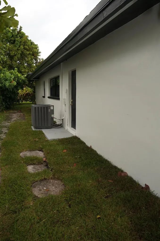 1513 39th Street West Palm Beach FL 33407