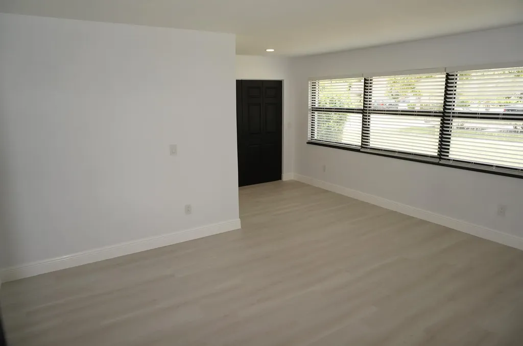 1513 39th Street West Palm Beach FL 33407