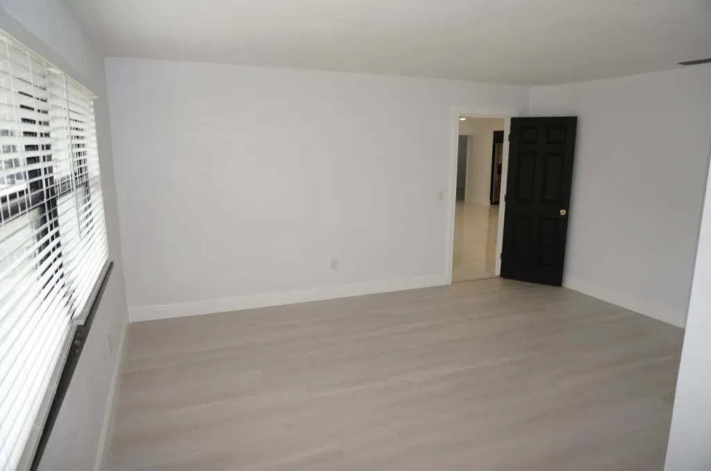1513 39th Street West Palm Beach FL 33407