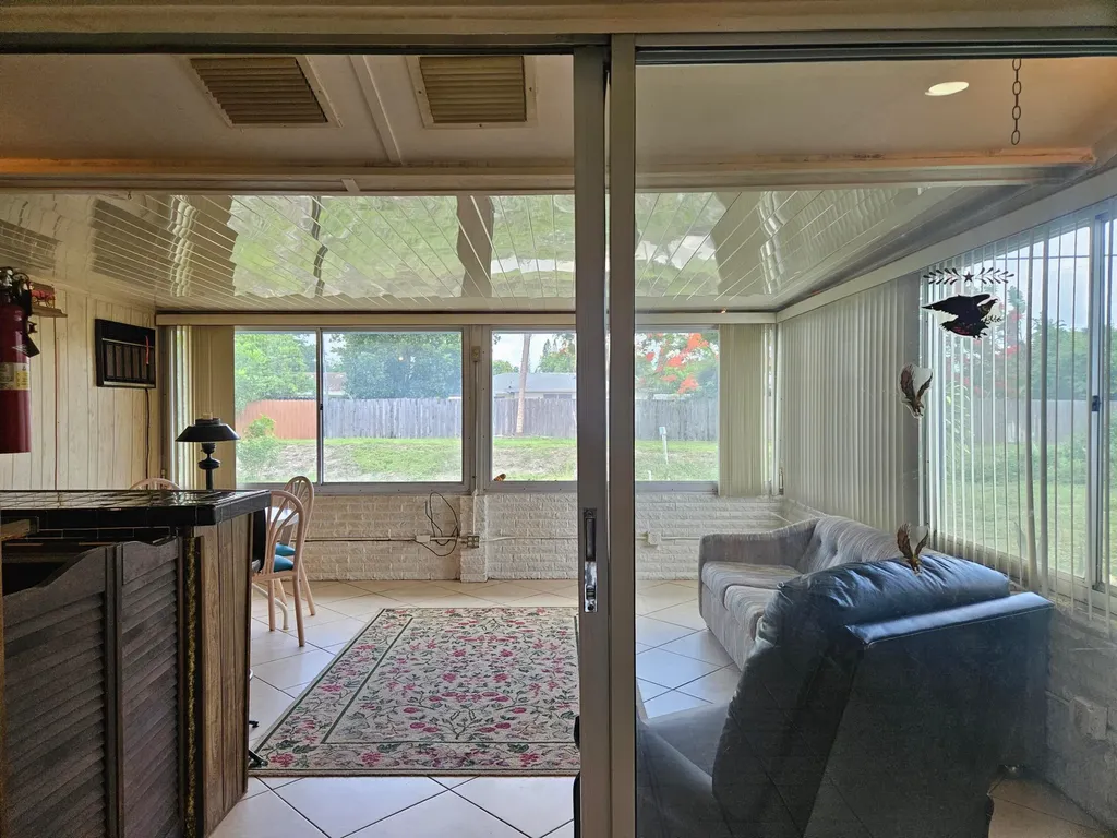 5531 S 37th Street Greenacres FL 33463