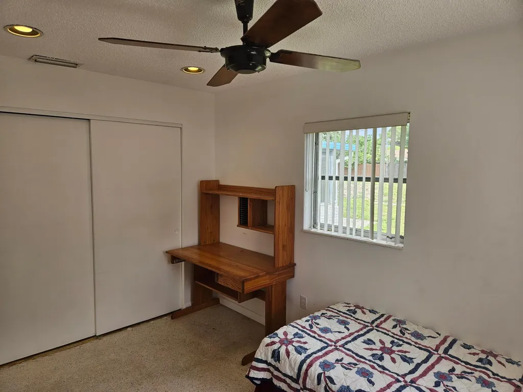 5531 S 37th Street Greenacres FL 33463