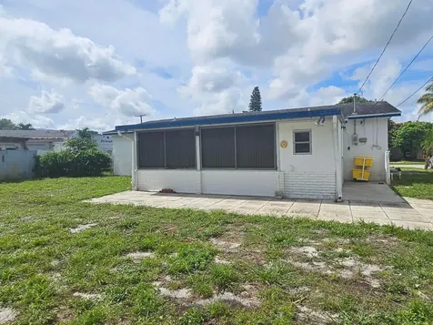 5531 S 37th Street Greenacres FL 33463