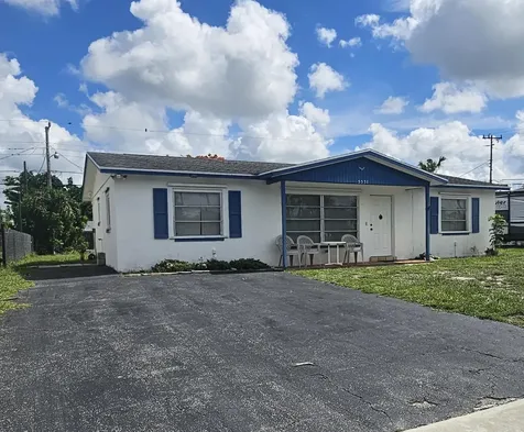 5531 S 37th Street Greenacres FL 33463