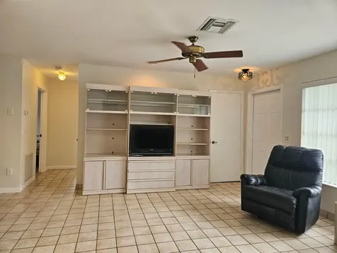 5531 S 37th Street Greenacres FL 33463